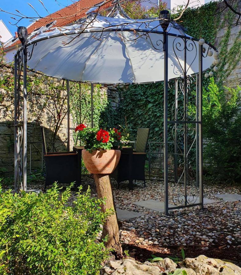 Hotel & Restaurant Sonnenhoefle Зомерхаусен Екстериор снимка