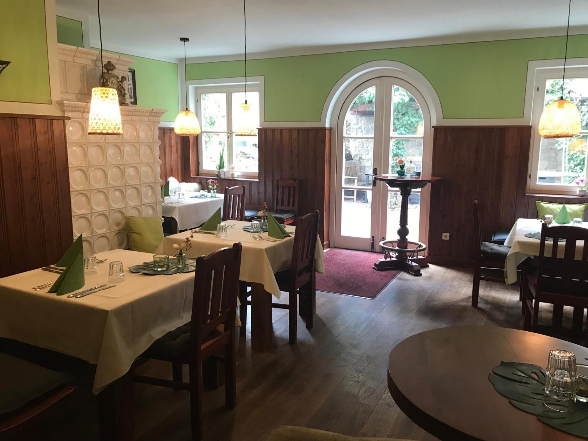 Hotel & Restaurant Sonnenhoefle Зомерхаусен Екстериор снимка