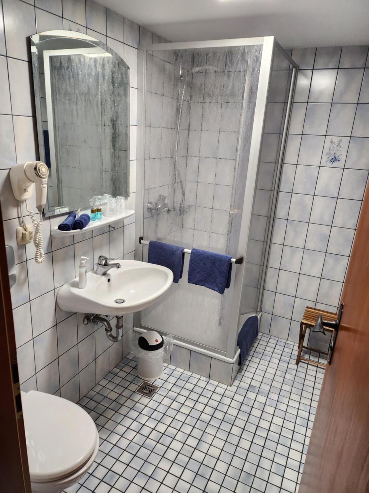 Hotel & Restaurant Sonnenhoefle Зомерхаусен Екстериор снимка